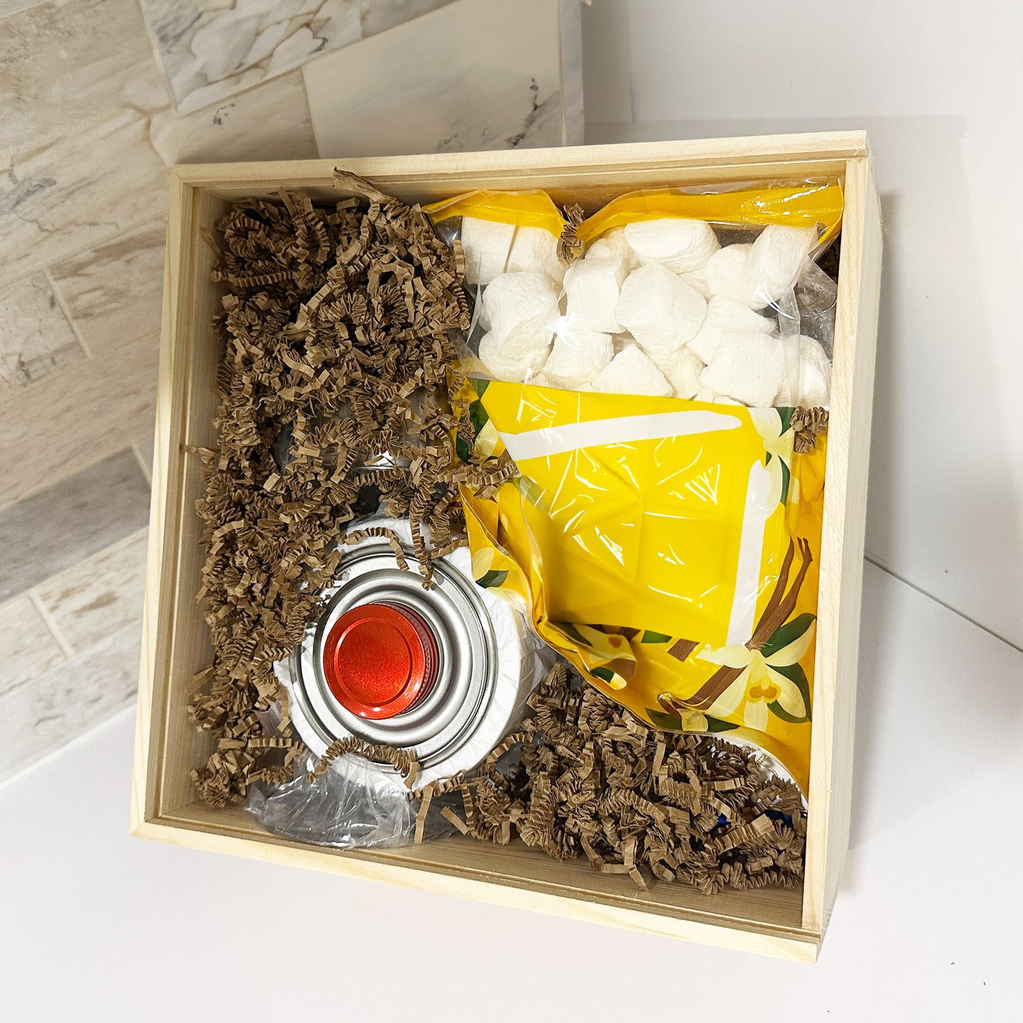 S’mores gift box, DIY s’mores kit, personalized s’mores gift set, indoor s’mores firepit, tabletop firepit for s’mores, halal marshmallows, halal smores, halal s'mores, engraved wooden tray, cozy indoor s’mores experience, handmade s’mores kit for gifting, family s’mores night, unique gift idea, fireside treats