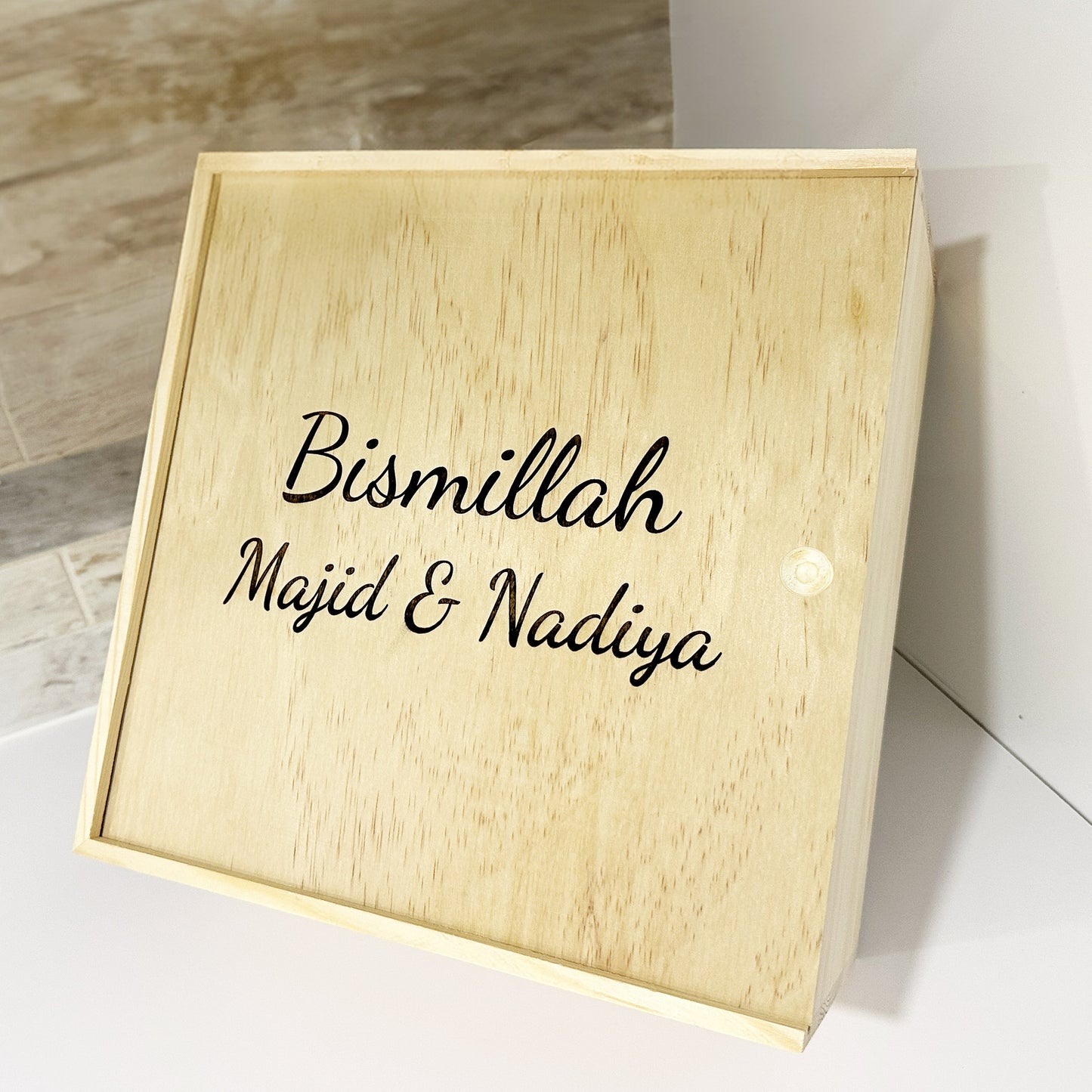 S’mores gift box, DIY s’mores kit, personalized s’mores gift set, indoor s’mores firepit, tabletop firepit for s’mores, halal marshmallows, halal smores, halal s'mores, engraved wooden tray, cozy indoor s’mores experience, handmade s’mores kit for gifting, family s’mores night, unique gift idea, fireside treats
